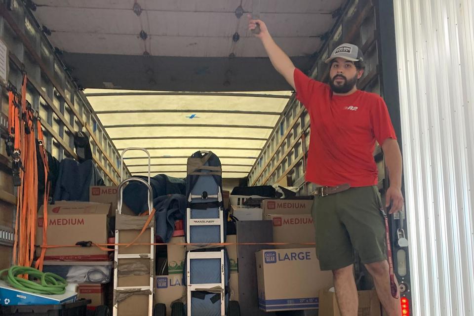 Hunter Hutchcraft — B2 Moving crew photo 3