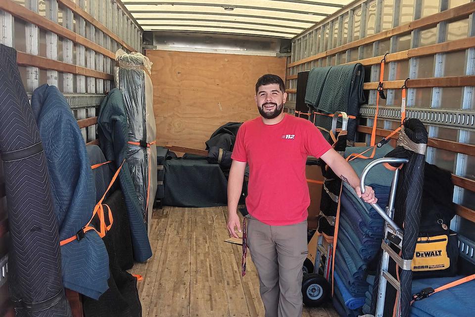 Hunter Hutchcraft — B2 Moving crew photo 4