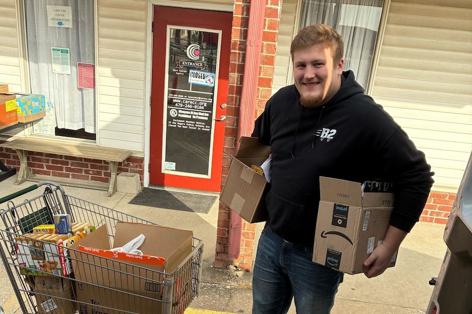 Noah Vining — B2 Moving crew photo 3