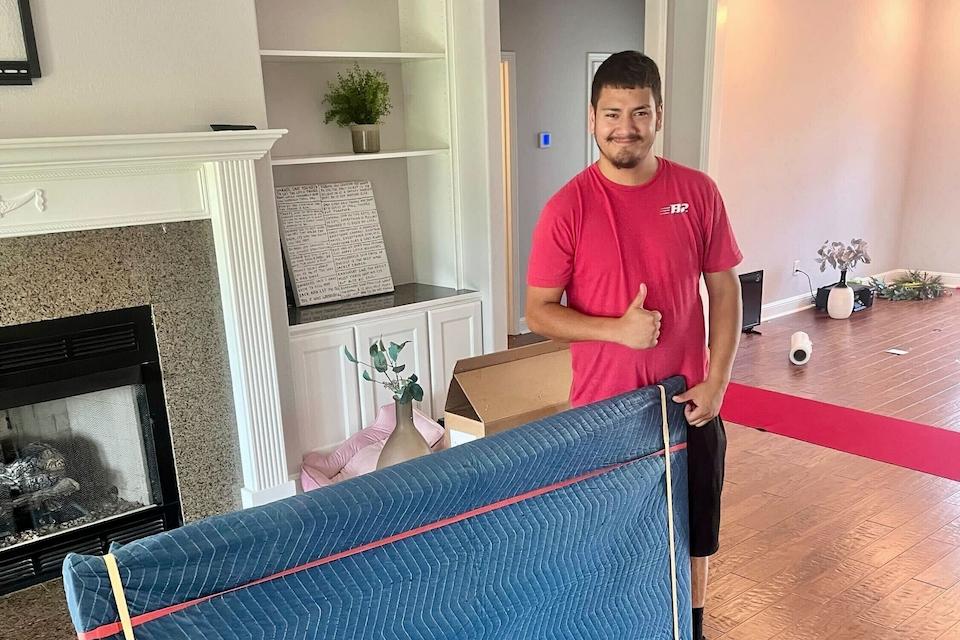 Socimo Alcocer — B2 Moving crew photo 2